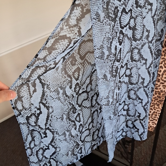 Blue Snake Print Kimono with Leopard Trim LISA RINNA COLLECTION - Picture 9 of 10
